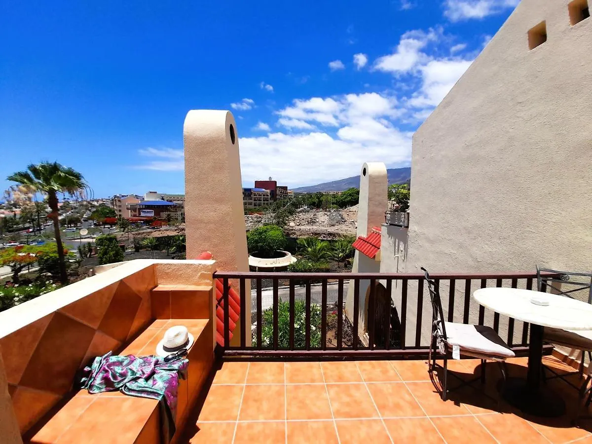 Fantastic 3 Bedrooms Mareverde, Wifi Free 아데제 0*,