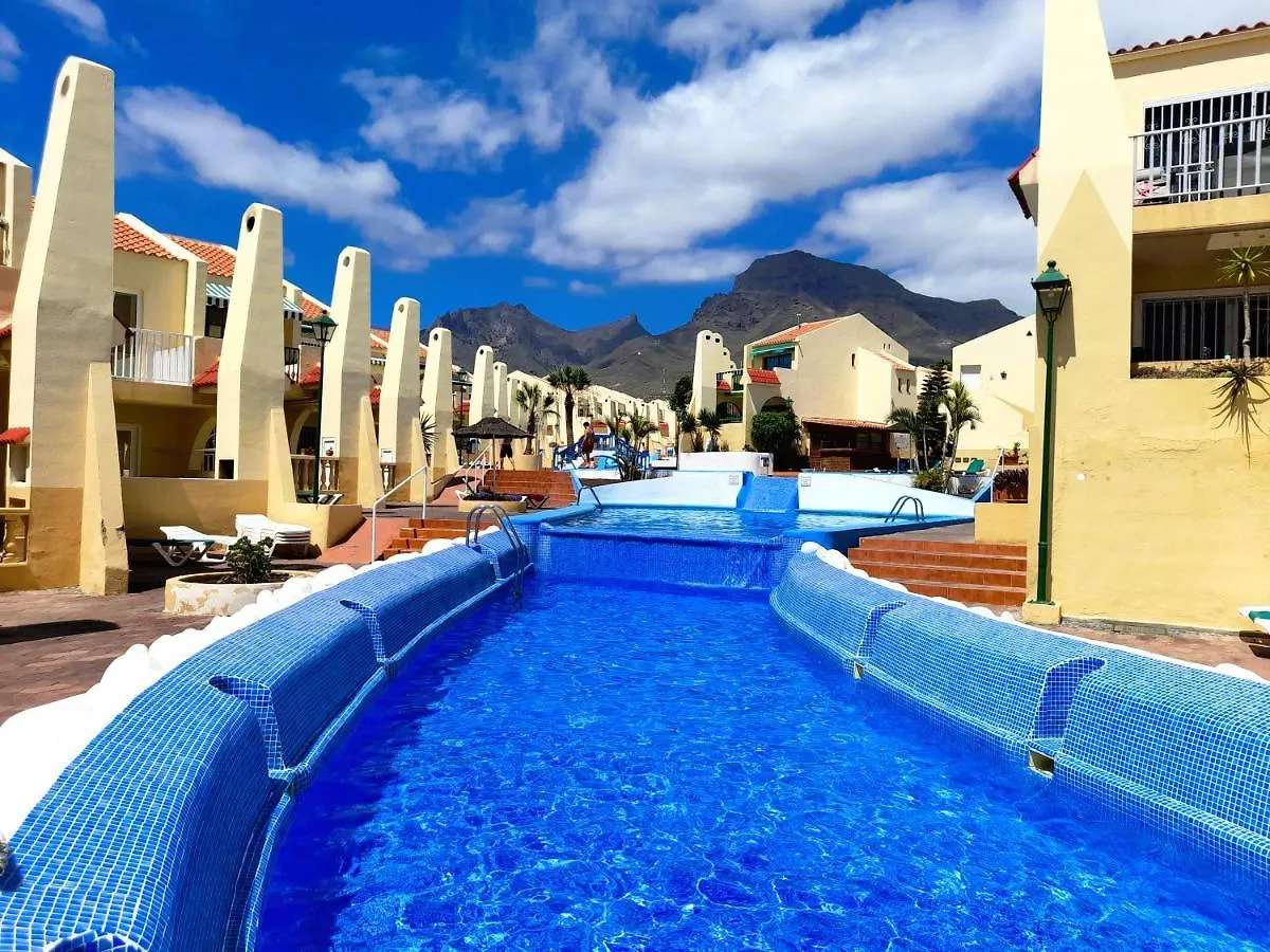 Dom wakacyjny Fantastic 3 Bedrooms Mareverde, Wifi Free Costa Adeje  Hiszpania